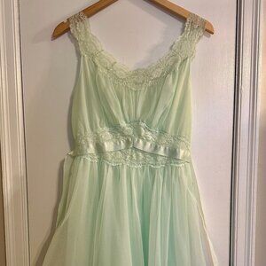 Vanity Fair Bridal Peignoir Night Gown and Robe